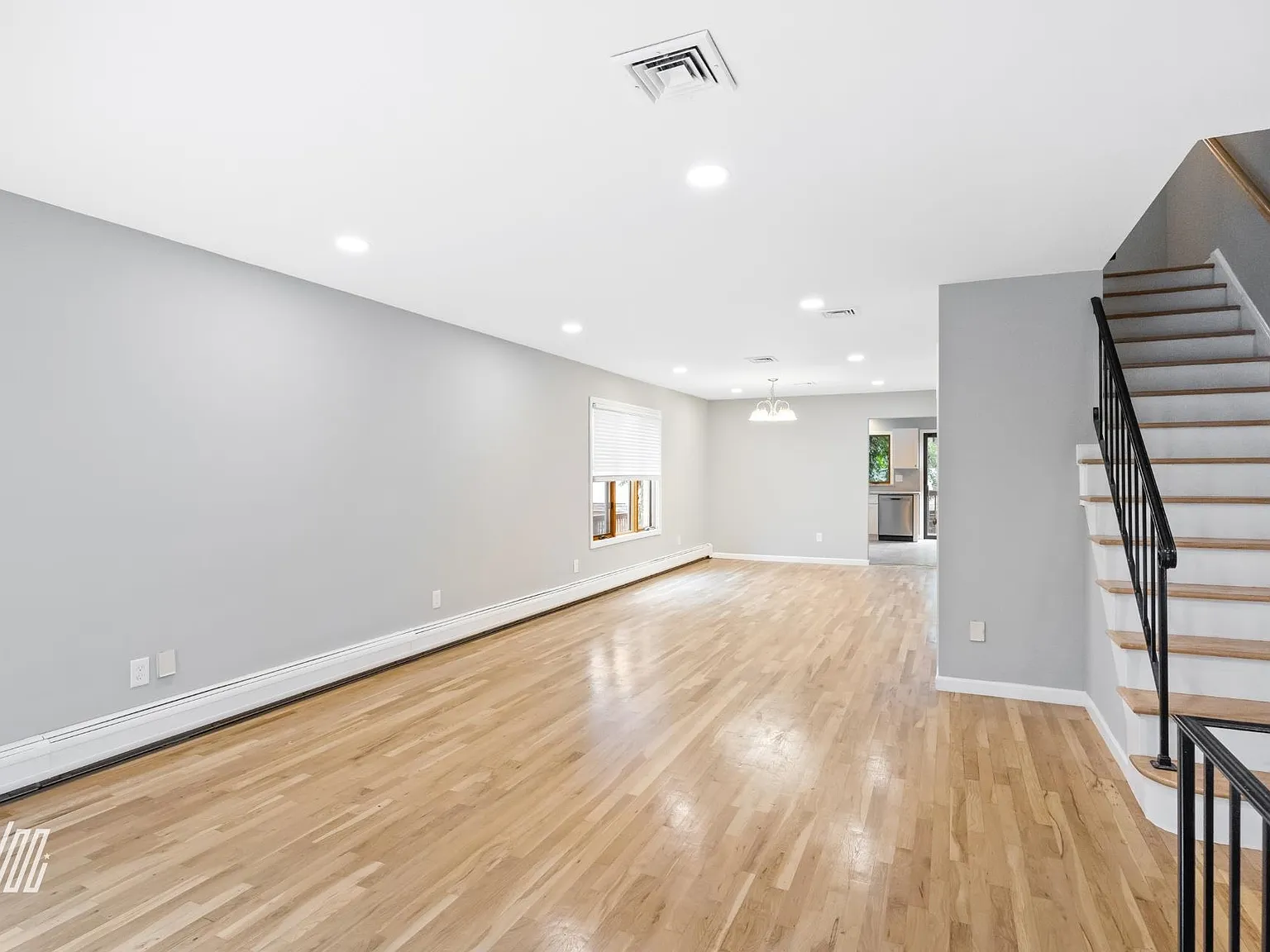 3 bed, 3.5 bath, $4,100 — Photo 4