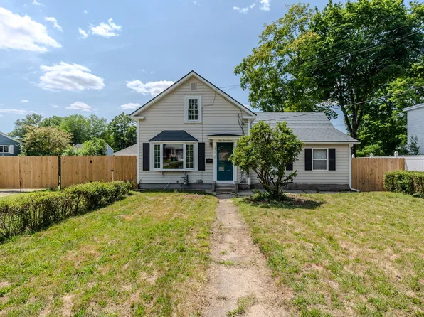 147 Smith St, North Attleboro, MA 02760