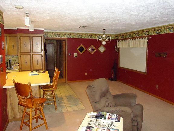 3rd image of 200 Pinehurst St