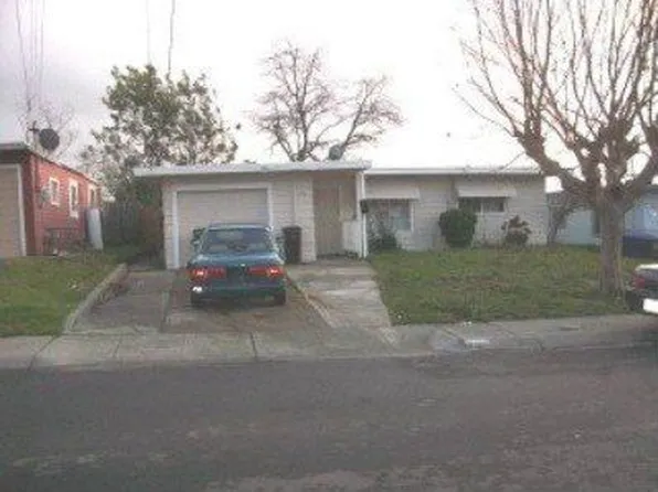 700 Banks Dr, Richmond, CA 94806