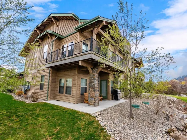 512 Guthrie Pl #701, Dover, ID 83825