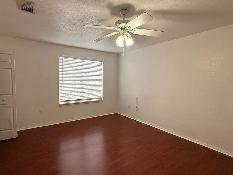 16381 Enclave Village Dr — Photo 18