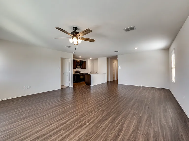 305 Falling Star Dr — Photo 8