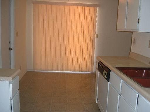 3rd image of 7311 GLEN CROFT DR