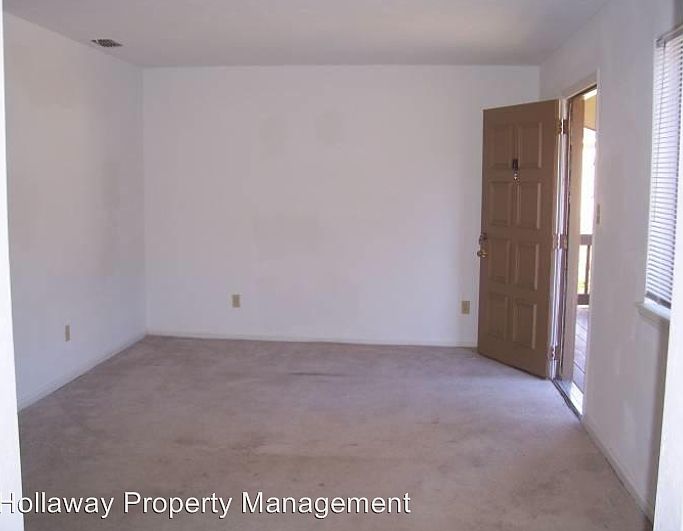 2nd image of 1401 Lazy Brk APT B
