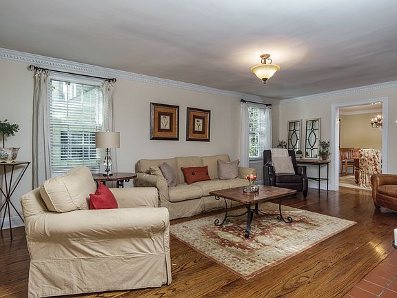 5th image of 714 Yale Ave