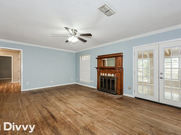 5th image of 1004 Berkley Dr
