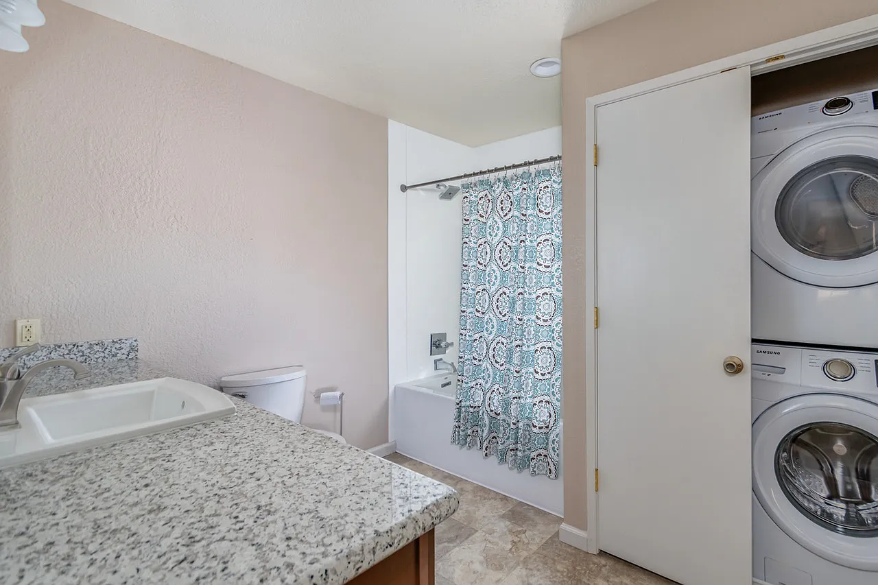 3 bed, 1884 sqft, $2,100 — Photo 2
