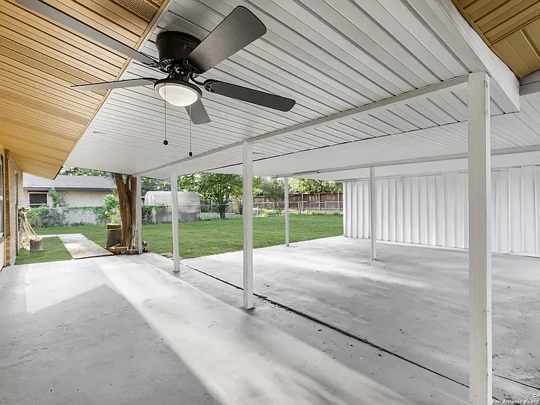 209 Windcrest Dr — Photo 19