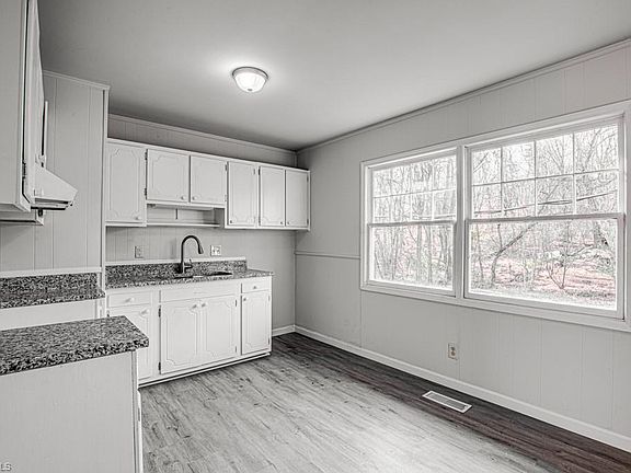 4th image of 912 Gracewood Dr
