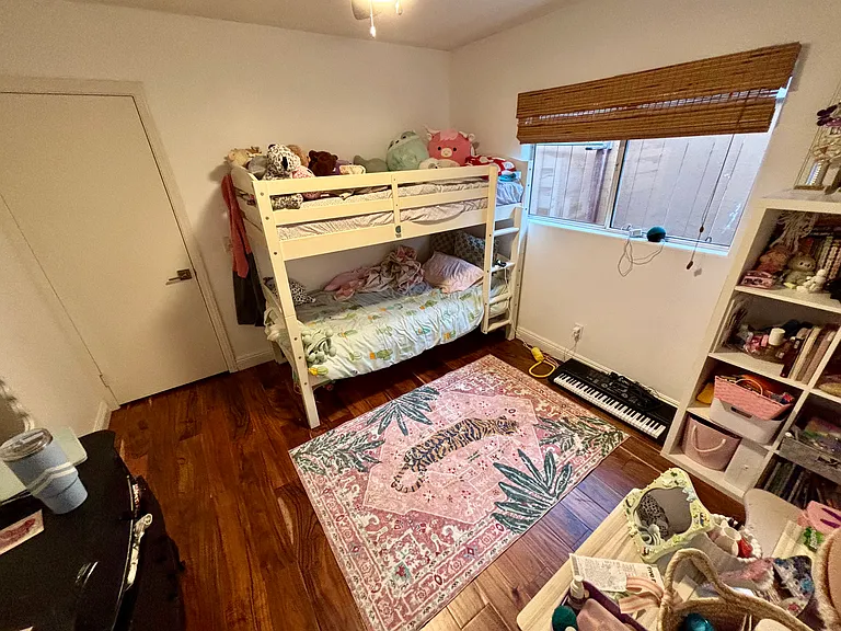 2064 Glasgow Ave — Photo 25