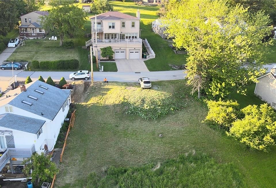 1st image of 758 Parkview Blvd