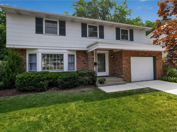 41 Wickham Dr, Williamsville, NY 14221
