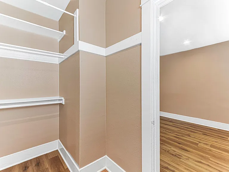 1460 Gaviota Avenue — Photo 10