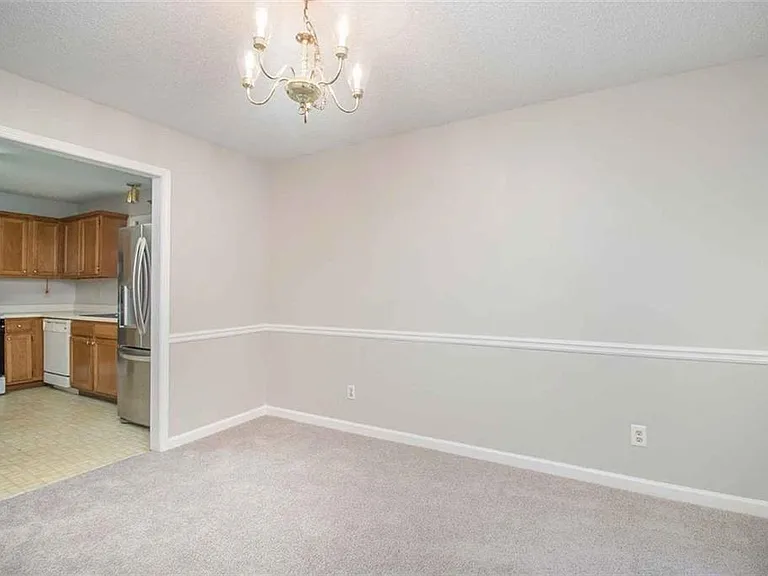 1560 Red Briar Way — Photo 4