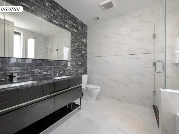 11-12 44th Drive image 9 of 13