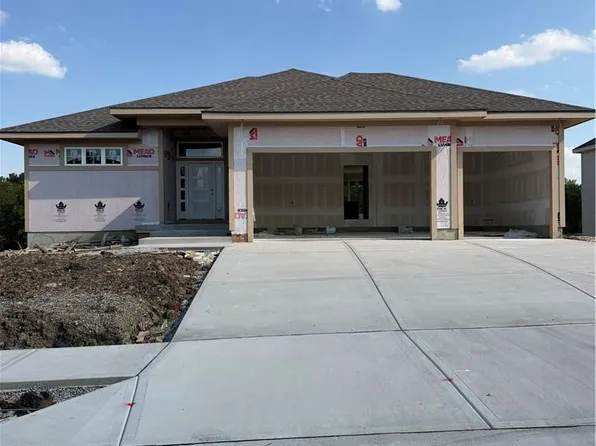 831 Reed Dr, Raymore, MO 64083