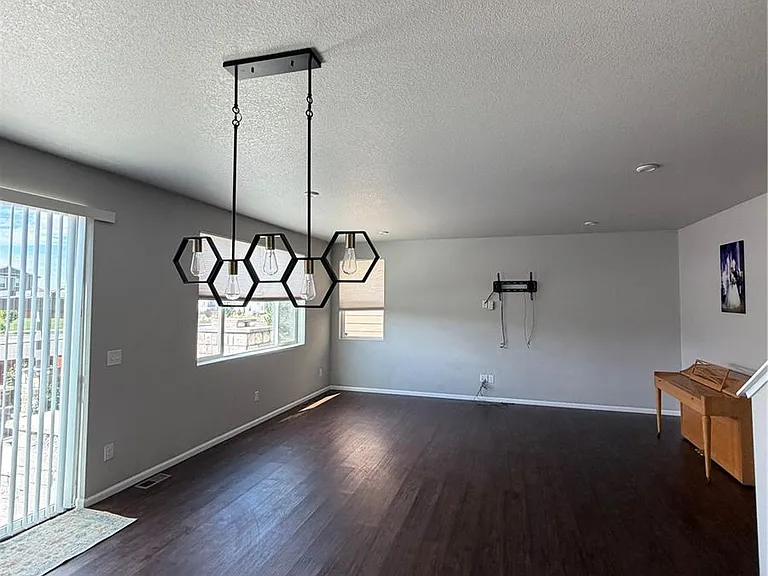 21250 E Princeton Pl — Photo 5