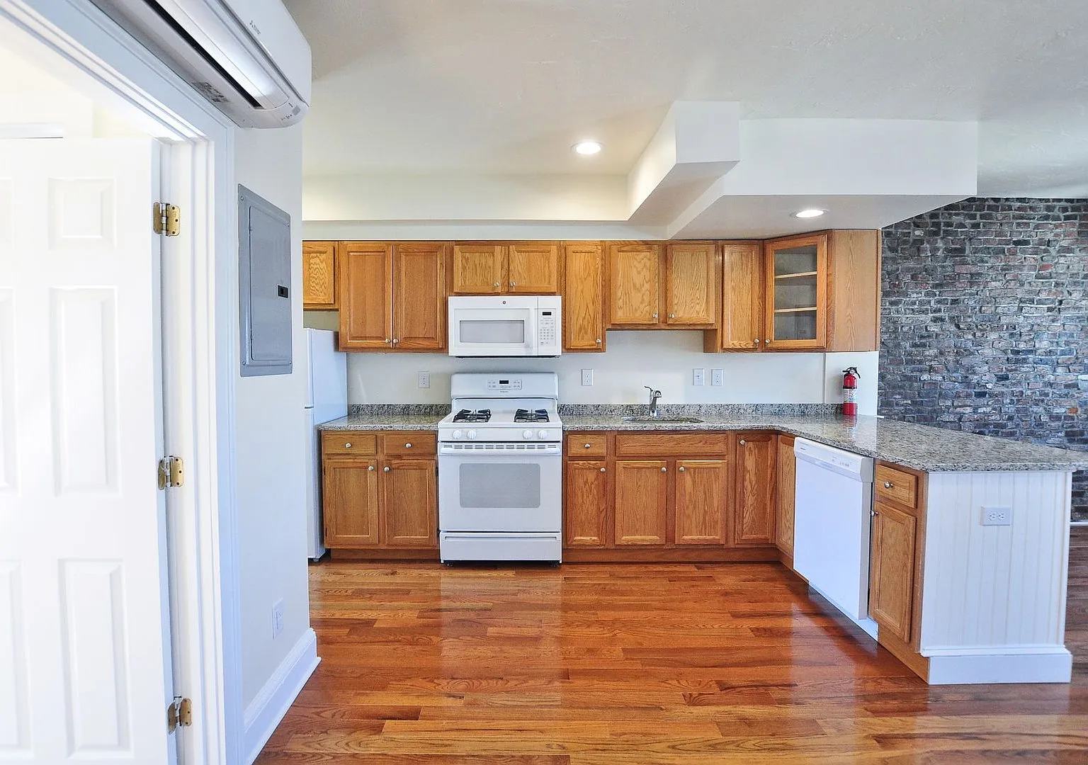 Updated 1 bed in Southie — Photo 4