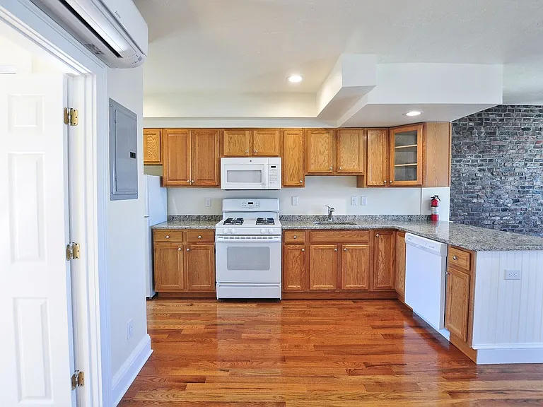 1 Grimes St #1L — Photo 4