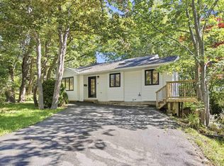 15 Micmac Dr, Dartmouth, NS B2X 2H3