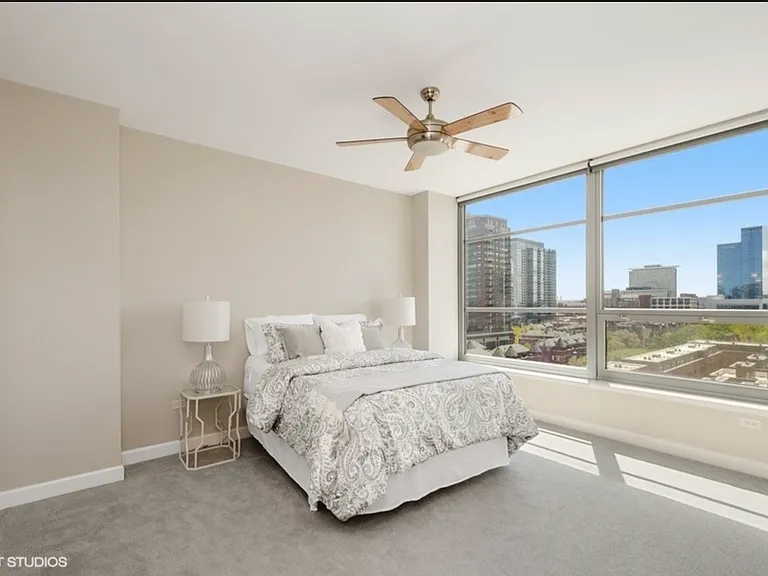 1600 S Prairie Ave #1007 — Photo 8