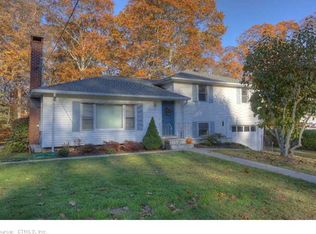 107 Ridgewood Dr, Groton, CT 06355