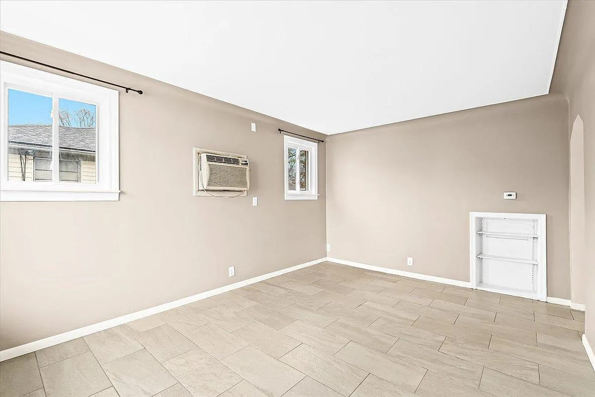 2 bed, 842 sqft, $1,525 — Photo 3