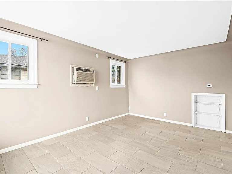 1694 Garfield St — Photo 3