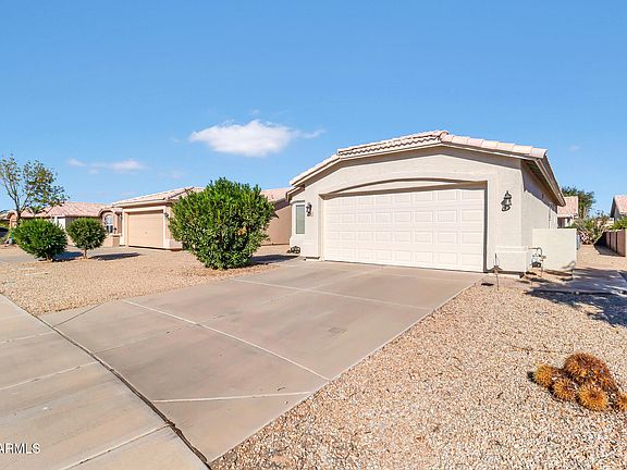 3rd image of 1482 E TORREY PINES Lane