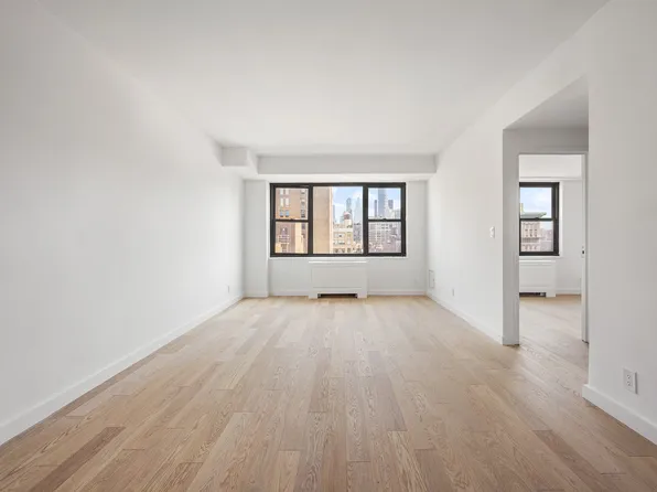 7 East 14th Street image 2 of 9