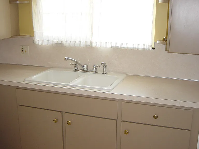 144 Taft Ave NE — Photo 6