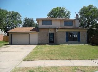 402 Stonecreek Dr, Arlington, TX 76014