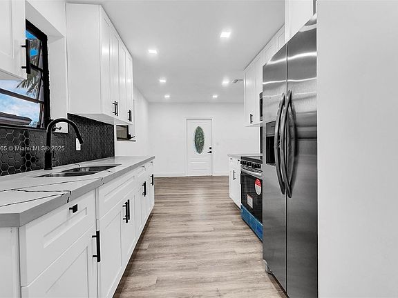 3rd image of 120 NE 171st St