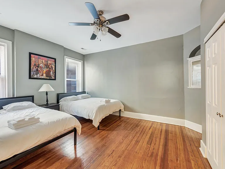 2107 Russell Blvd #2E — Photo 6