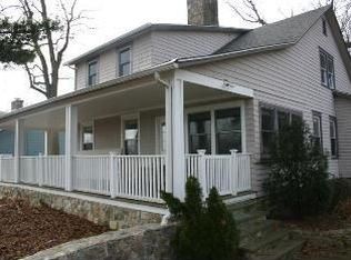 62 Clearview Ave, Stamford, CT 06907