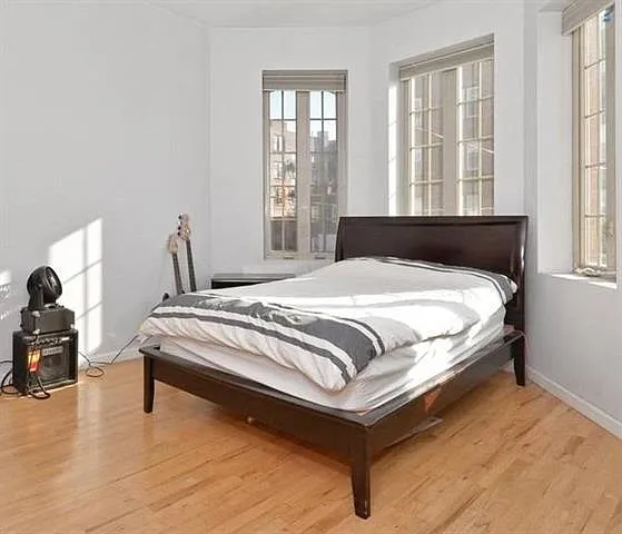 2 bed, 1.0 bath, $2,195 — Photo 3