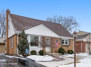 211 S Louis St, Mount Prospect, IL 60056