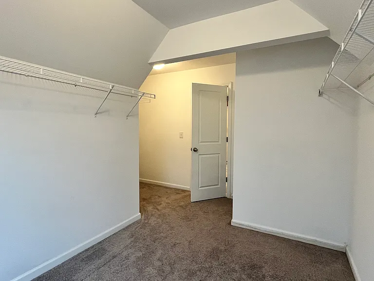 1955 Boxwood Way — Photo 21