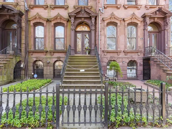 560 Chapel Street, New Haven, CT 06511