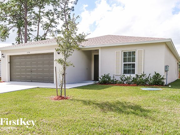 3rd image of 1098 SW Sarto Ln