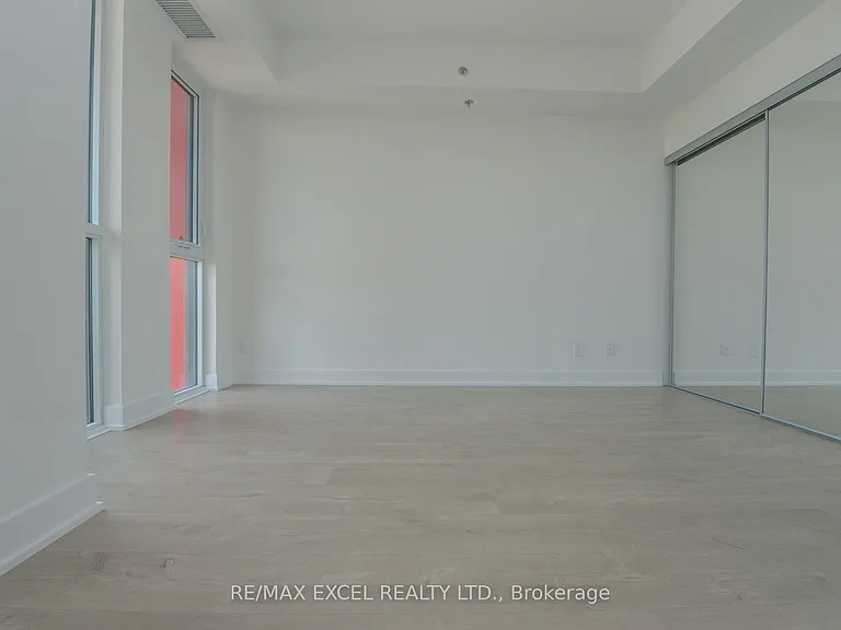 318 Richmond St W #2502 — Photo 12