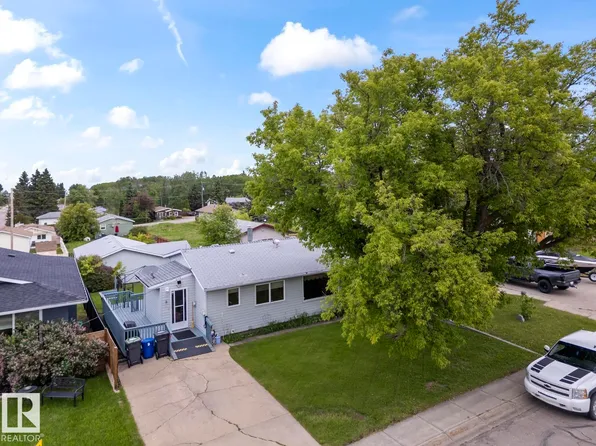 608 17th Ave, Cold Lake, AB T9M 1L4