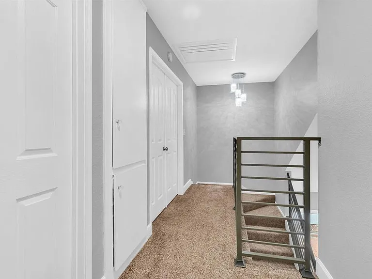 10618 Esmeraldas Dr — Photo 16
