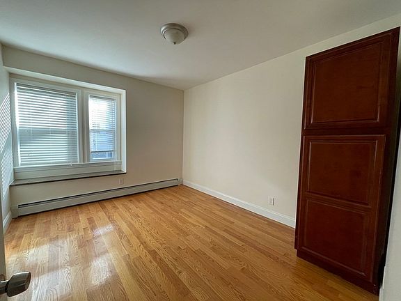 4th image of 7 Florence St #1