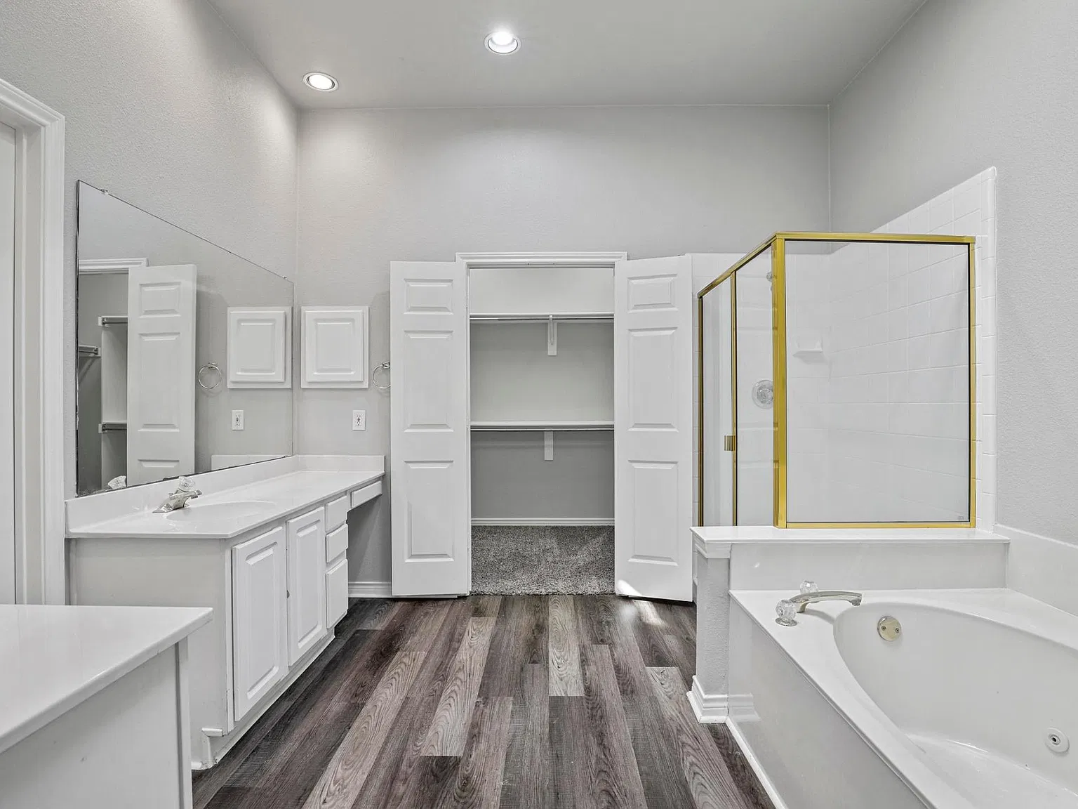 3 bed, 2.5 bath, 2288 sqft, $3,000 — Photo 3