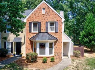 30 Forest Glen Dr, Chapel Hill, NC 27517