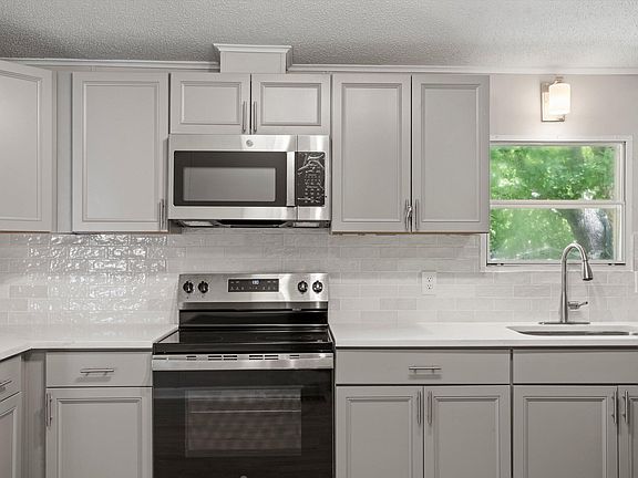 4th image of 2314 Basil Holt Rd