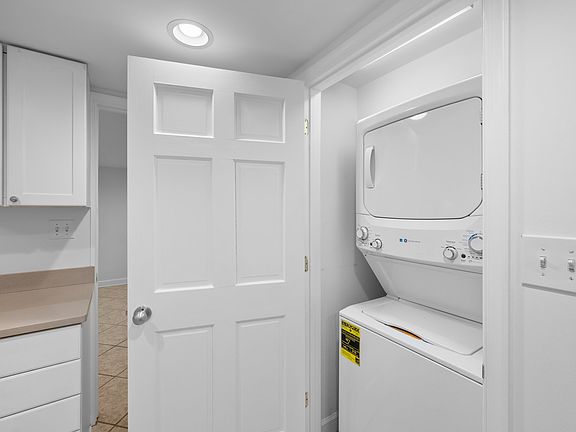 4th image of 3032 O St NW #A