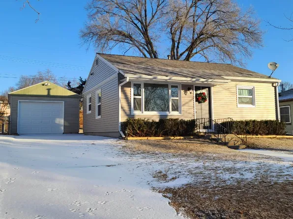 237 Winnebago Ave, Portage, WI 53901